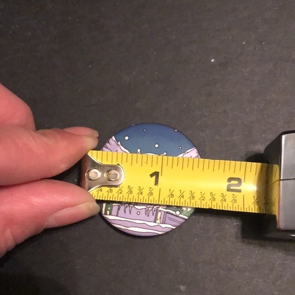 Hidden worlds owl statue button pin - Picture 3 of 3